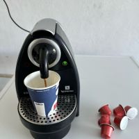 Nespresso кафе машина с капсули , снимка 1 - Кафемашини - 45242832