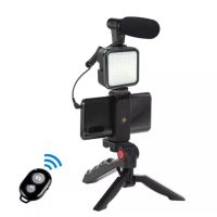 Професионален видео трансформатор, Bluetooth, микрофон, LED прожектор, снимка 1 - Селфи стикове, аксесоари - 45748926