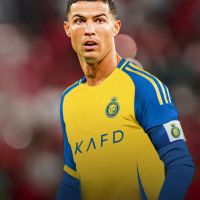 Жълт Ronaldo 24/25 сезон Детски екип с чорапи Роналдо ал насър 2025 комплект за деца, снимка 1 - Футбол - 45747828