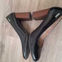 Дамски черни обувки на ток 39 номер, снимка 11 - Дамски обувки на ток - 45018510