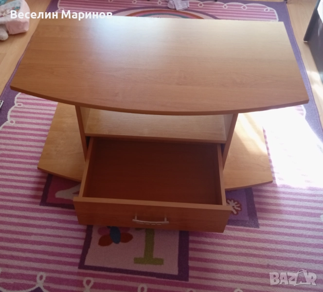 Маса с чекмедже на колелца, снимка 1