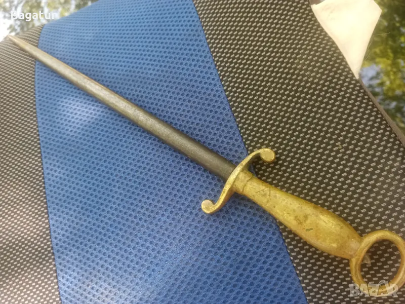 Стар масат, бронз, F. Dick, снимка 1