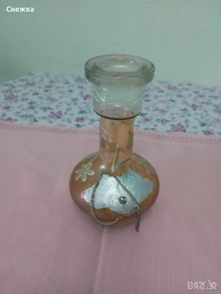антична стъклена ваза 19 см., снимка 1