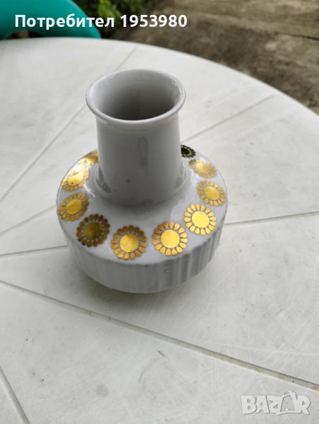 Стара немска порцеланова ваза с позлата, снимка 1