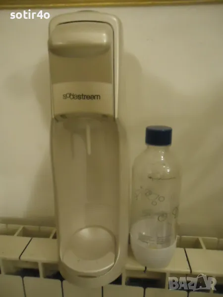 апарат за газирана вода и сокове sodastream, снимка 1