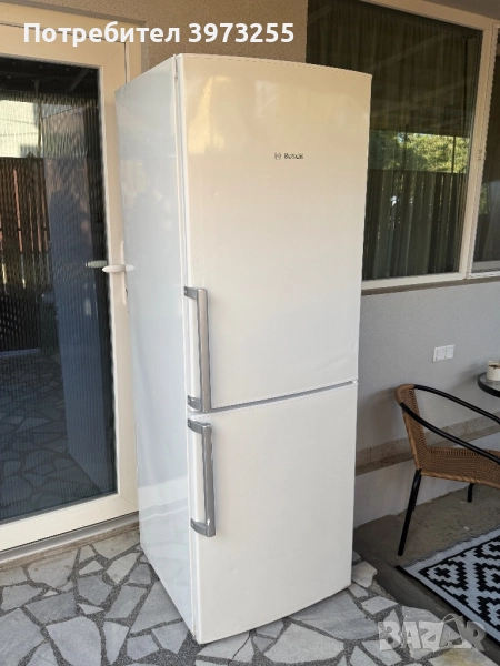 Хладилник Bosch с долна камера, снимка 1