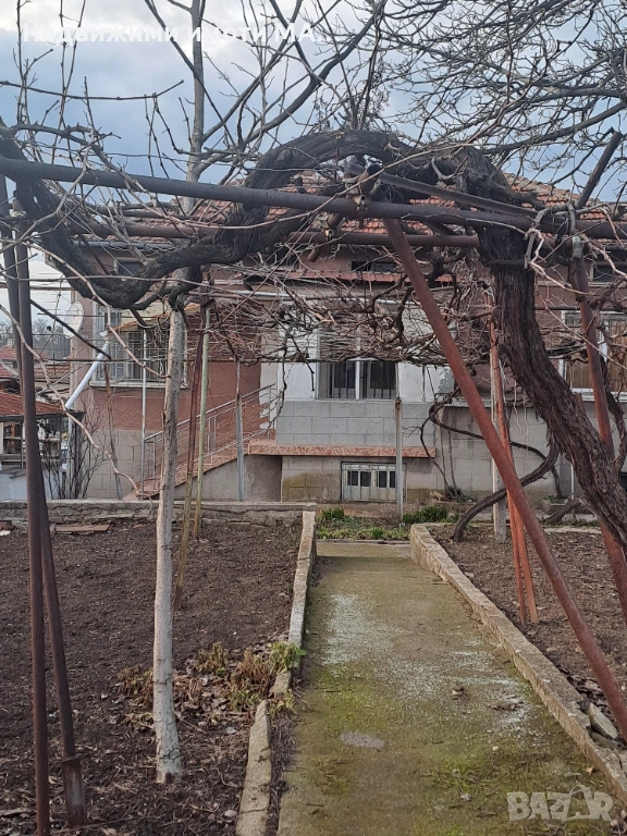 Агенция за недвижими имоти МАРИЯ 2014 продава тухлен апартамент  , снимка 1