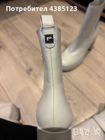 Кожени боти Guess, снимка 2 - Дамски боти - 51995594