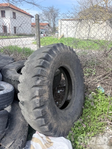 Подарявам големи гуми за септична яма