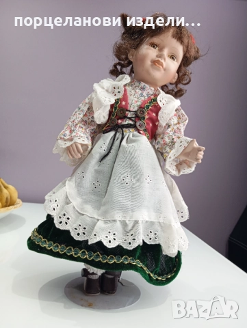 Порцеланова колекционерска кукла със метална стойка , снимка 5 - Антикварни и старинни предмети - 52690344