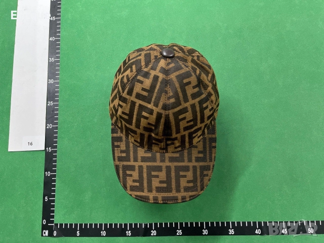 шапки с козирка fendi 