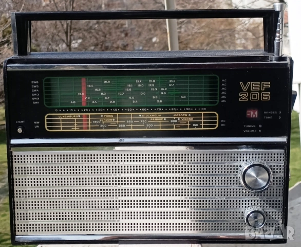 98 🎶 VEF-206 – Ретро радио със съвременно звучене 🎶, снимка 2 - Антикварни и старинни предмети - 53813151