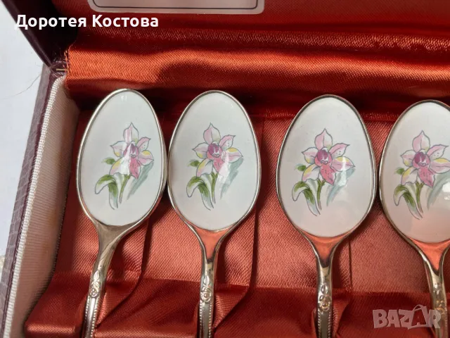 Красиви посребрени лъжички в кутия, закупени от Англия, с цветя, снимка 3 - Антикварни и старинни предмети - 50235711