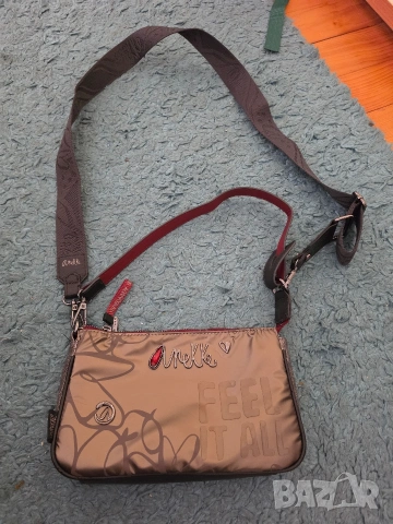 почти нова чанта Anekke