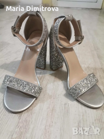 Сребристи токчета с брокат