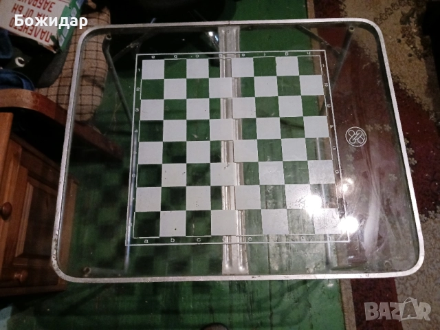 Шах. Маса с стъклен плот и дървени фигурки., снимка 6 - Декорация за дома - 51437921
