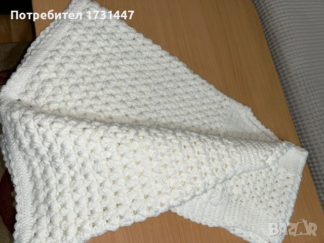 Продавам плетен елек на една кука, снимка 2 - Елеци - 53302482