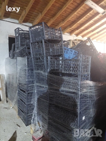 Продавам пластмасови щайги 30×50×20 см каси каса , снимка 2 - Друго търговско оборудване - 51672268
