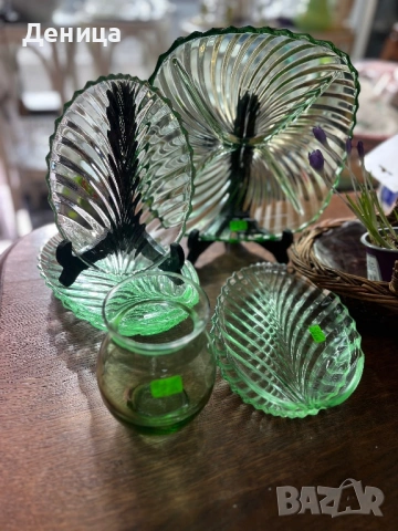 Зелено стъкло