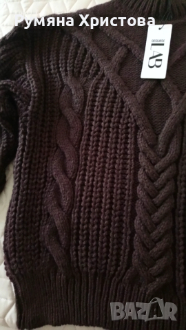 Нов, тъмнокафяв дамски пуловер с ефектни плетеници, снимка 3 - Блузи с дълъг ръкав и пуловери - 52858885