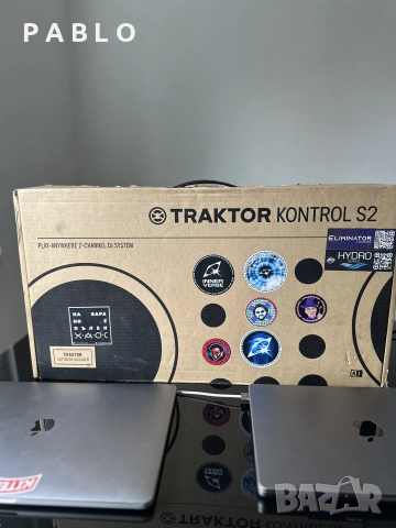 DJ контролер Native Instruments Traktor Kontrol S2 Mk3, 2 канала, 16 падове, многоцветен, снимка 2 - Ресийвъри, усилватели, смесителни пултове - 52255354