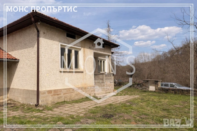 Къща с двор и панорамна гледка в с. Петко Славейков, обл. Габрово, снимка 2 - Къщи - 54055766