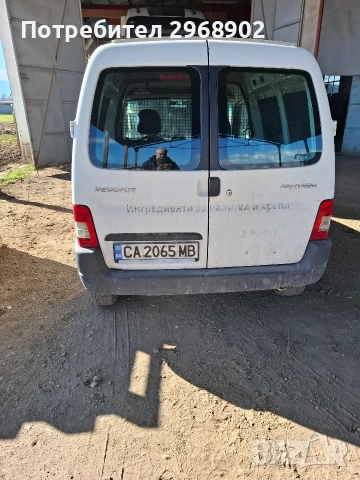 продавам баничарка много добро техническо състояние Всичко работи по нея преглед застраховка, снимка 3 - Бусове и автобуси - 53621912