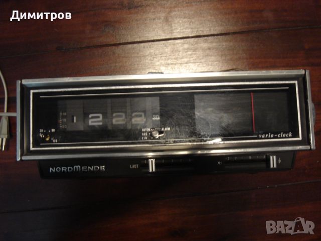 Продавам винтиж радио-часовник, снимка 1 - Радиокасетофони, транзистори - 46441280