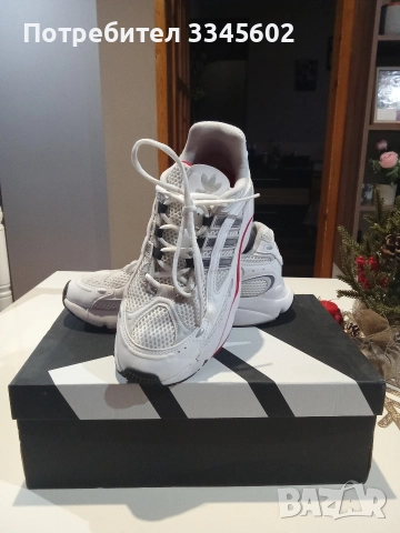 Маратонки Адидас , снимка 2 - Маратонки - 52685332