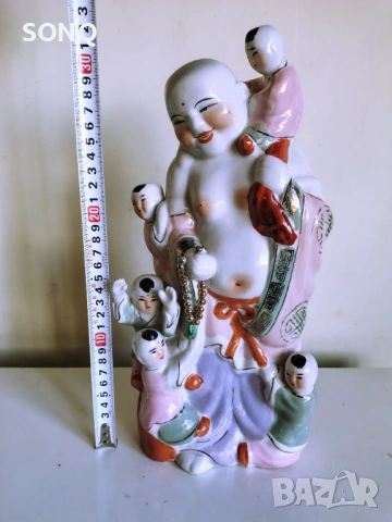 Прекрасна Порцеланова Статуетка Смеещ Се Буда Със Децата, снимка 7 - Статуетки - 53668872