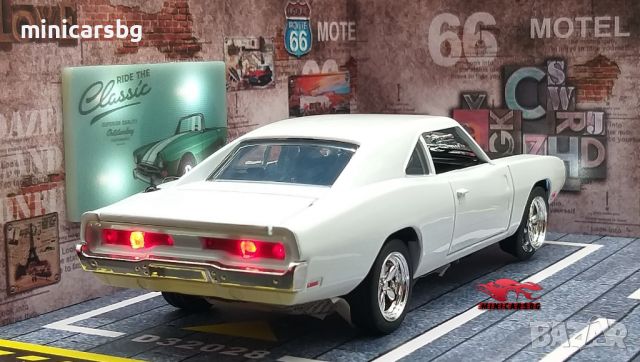 Метални колички: 1970 Dodge Charger R/T Muscle (Fast & Furious), снимка 2 - Колекции - 45841854