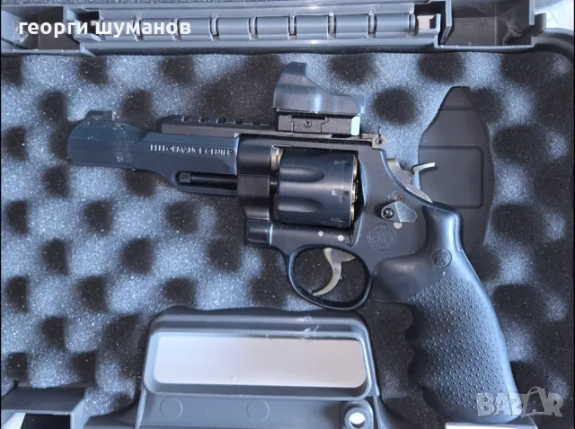 Револвер модел 327 TRR8 "Смит и Уесън"