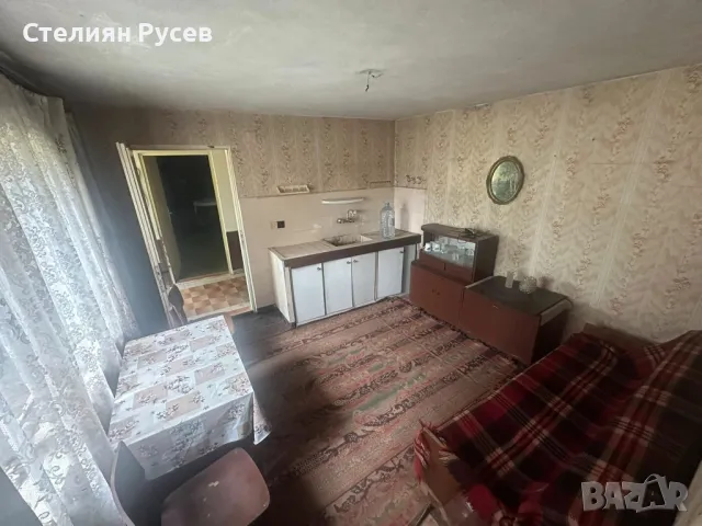  4/6 идеални части от имота къща 174кв / парцел 1317 кв / в с. Калипетрово -цена 74 000лв или 37835,, снимка 3 - Къщи - 50425168