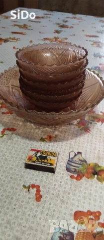 2 различни комплекта "Купа с 5-6 малки купички от кафяво стъкло, снимка 3 - Сервизи - 50872020