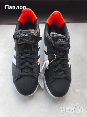 Маратонки Adidas , снимка 2 - Спортни обувки - 50919186