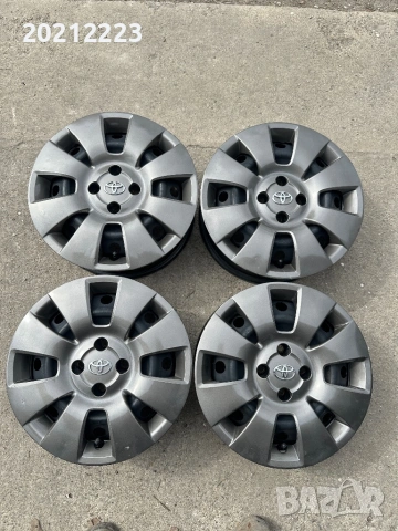 4 броя железни джанти+тасове за Toyota Yaris-Hybrid 15