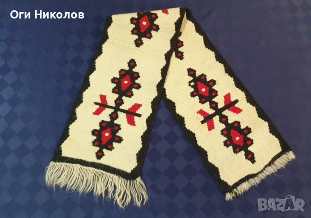 Малко Чипровско килимче, снимка 3 - Антикварни и старинни предмети - 51075213