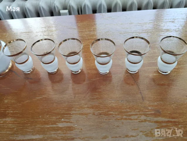 Винтидж чаши за ракия със златен кант от средата на миналия век, снимка 6 - Чаши - 50280239