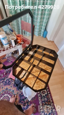 Витрина за стена 2бр., снимка 3 - Секции и витрини - 51270212