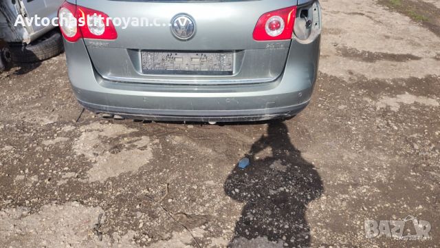 Комплект Задна Броня с Парктроник Vw Passat B6 2.0 TDI, снимка 1 - Части - 45778327