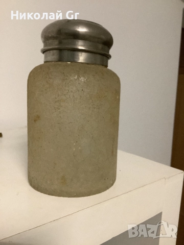 Кутия за чай произведено във Франция изработено. Чрез кракел техника 1920 години