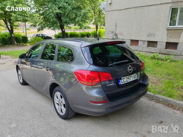 Opel Astra J 1.7CDTI 110k.с. 2011г., снимка 3 - Автомобили и джипове - 45494816