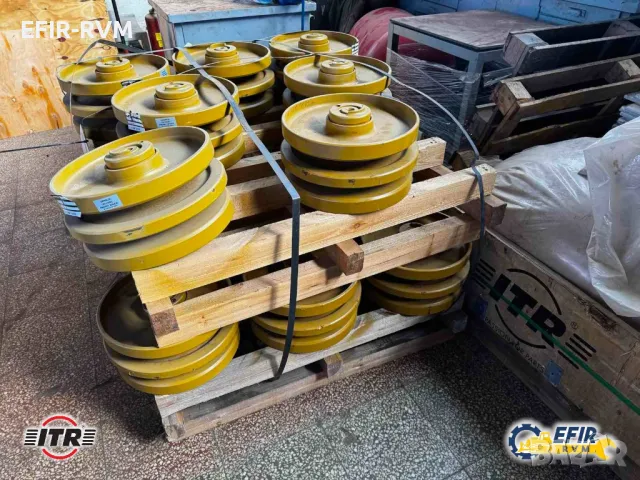 Ходова част - Вериги, Ленивци, Ролки и Звездочки за Булдозери и Багери, снимка 15 - Индустриална техника - 50355687