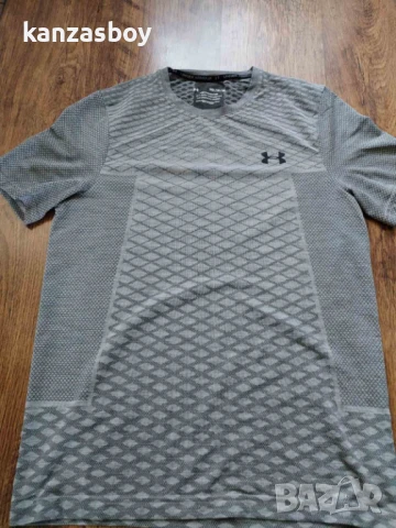 Under Armour - страхотна мъжка тениска M КАТО НОВА, снимка 7 - Тениски - 50951691