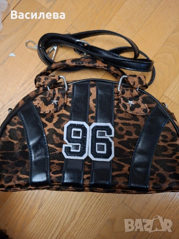 малка чанта, снимка 9 - Чанти - 54070390