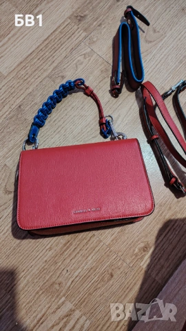 Дамска чанта CHARLES & KEITH