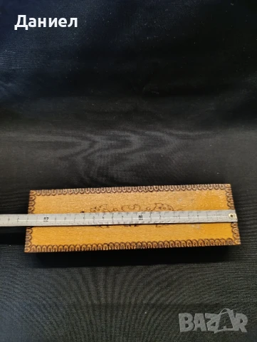 Пирографирана кутия за моливи, снимка 4 - Антикварни и старинни предмети - 51311094