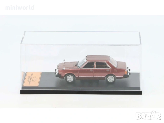 Honda Accord Saloon (EX-L) 1977 - мащаб 1:43 на Hachette моделът е нов в PVC дисплей-кейс, снимка 3 - Колекции - 54041988