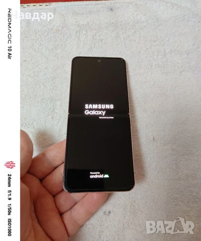 Продавам Samsung Galaxy Flip 4 като нов
