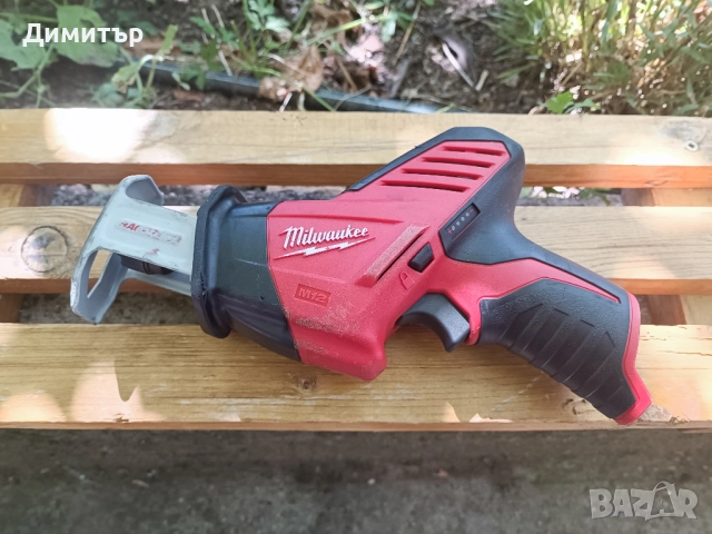 Milwaukee C12 HZ тяло на акумулаторен саблен трион